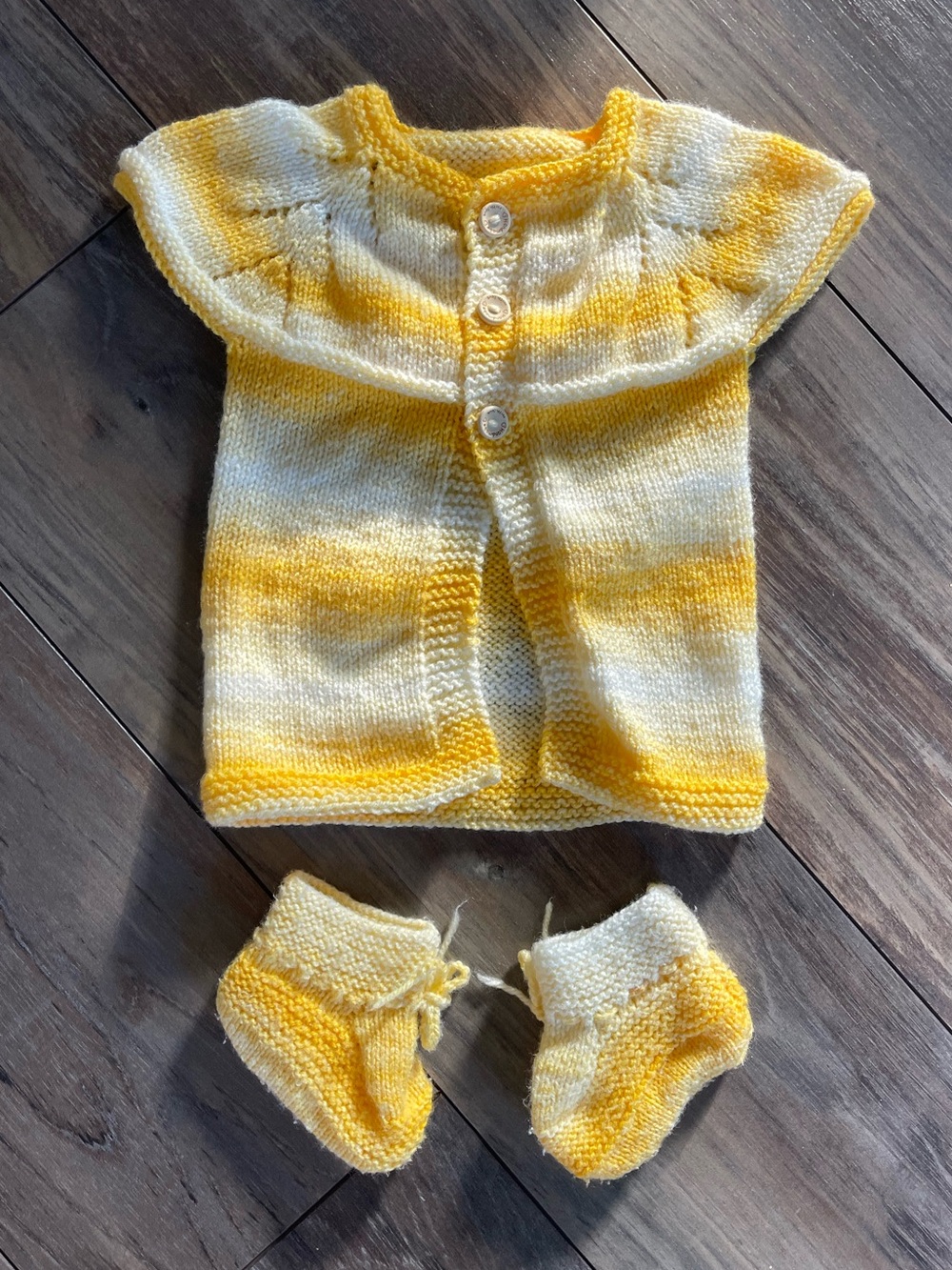 Handmade Knitted Baby Cardigan and Booties Set sunny yellow fits 6-12 months NEW